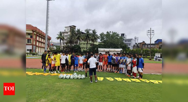 17 jovens jogadores de futebol de Assam treinarão no Marbella FC