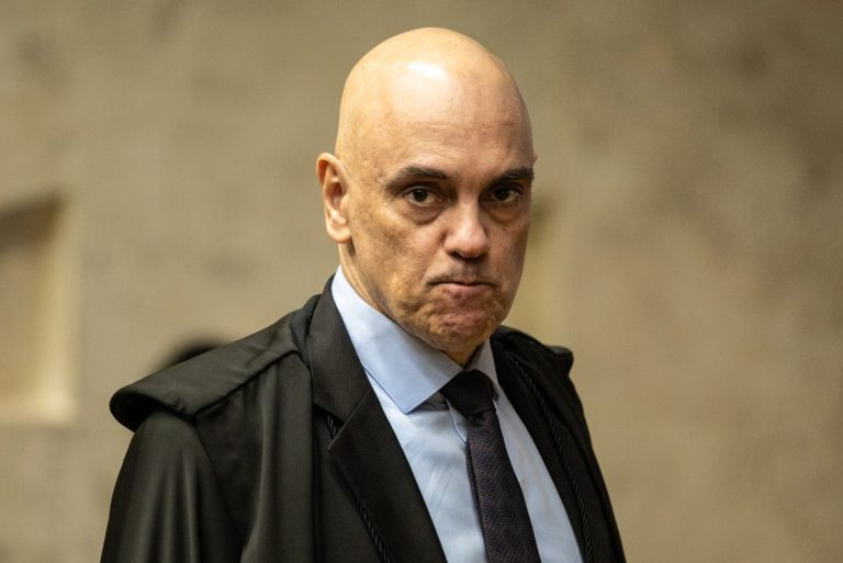 Alexandre de Moraes se encontra com deputado que o ofendeu Alexandre de Moraes se encontra com deputado que o ofendeu
