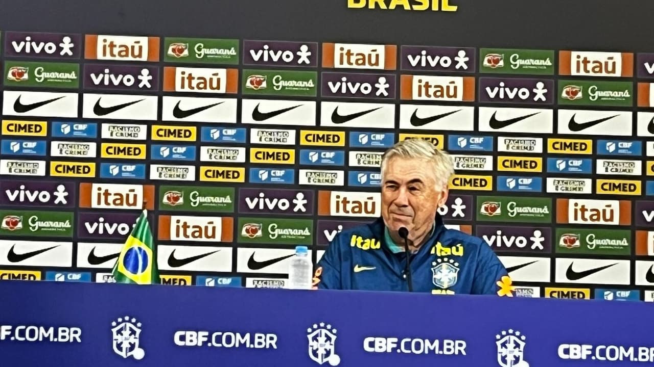 Ancelotti fala sobre retorno de Raphinha e pressão na Seleção