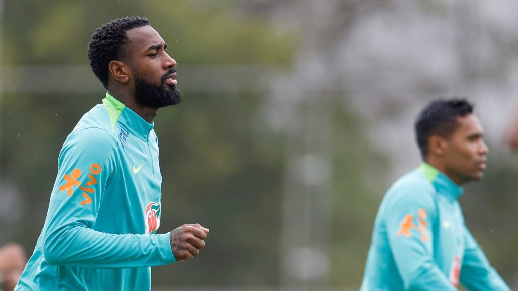 Ancelotti mantém Gerson e mais um do Flamengo como titulares