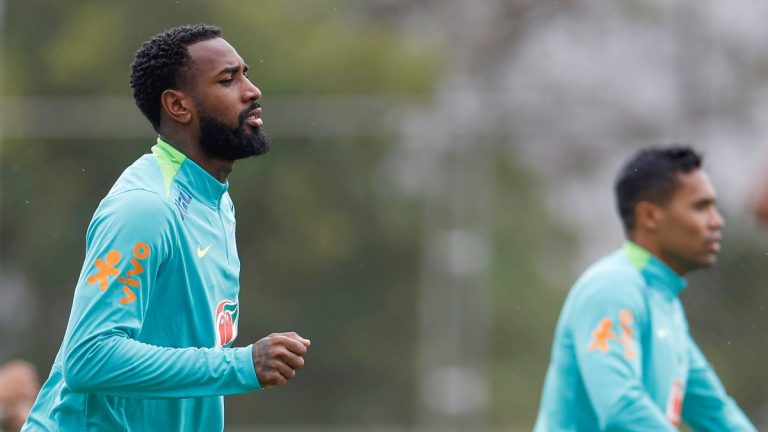 Ancelotti mantém Gerson e mais um do Flamengo como titulares