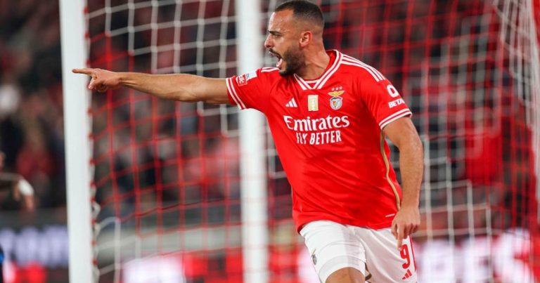 Benfica anuncia saída de Arthur Cabral e valores da venda ao Botafogo Benfica anuncia saída de Arthur Cabral e valores da venda ao Botafogo