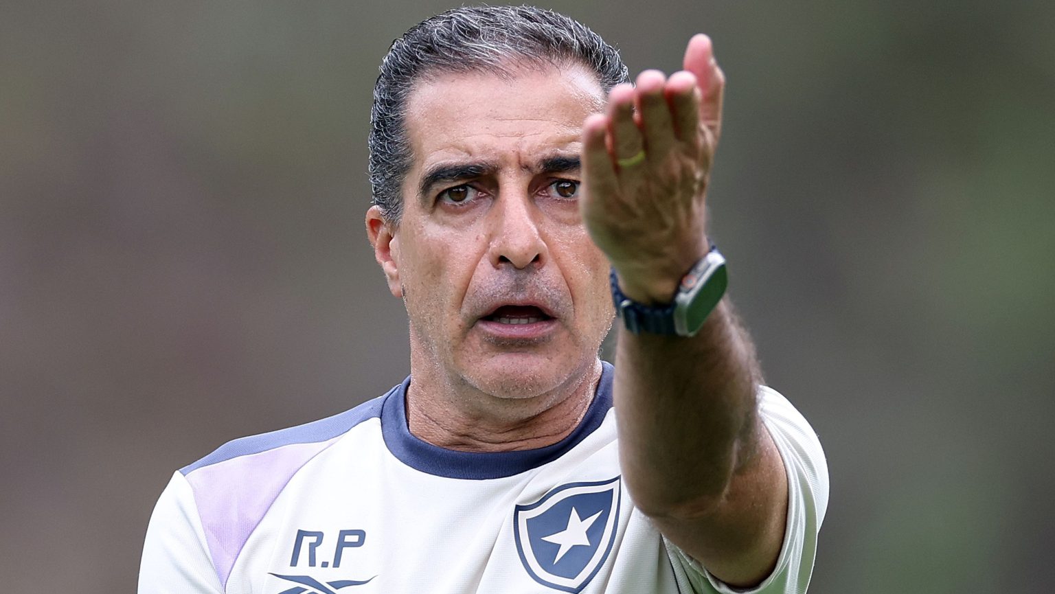 Botafogo dispensa Renato Paiva após queda no Mundial de Clubes