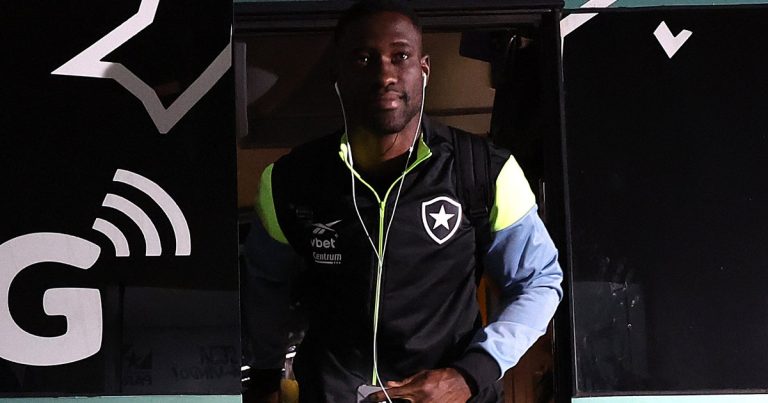 Botafogo divulga lista de 29 jogadores para o Super Mundial, com reforços e retornos