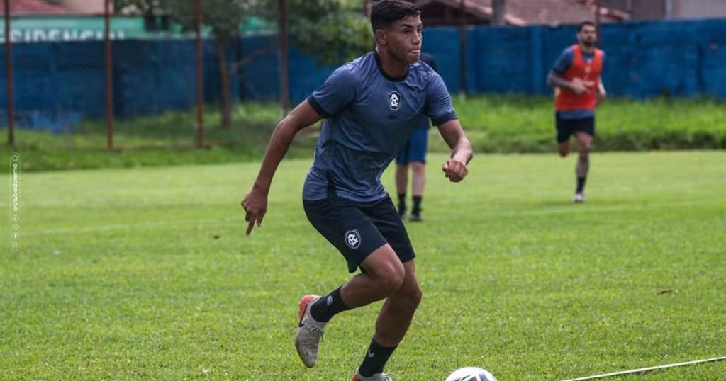 Botafogo perto de contratar Kadu, lateral revelação do Remo