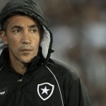 Bruno Lage comenta a transferência de Arthur Cabral para o Botafogo