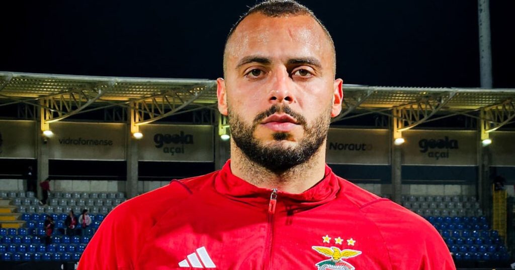 Contrato do Botafogo com Arthur Cabral não inclui cláusula para Lyon