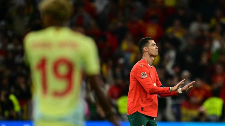 Cristiano Ronaldo envia mensagem a Lamine Yamal após título Cristiano Ronaldo envia mensagem a Lamine Yamal após título
