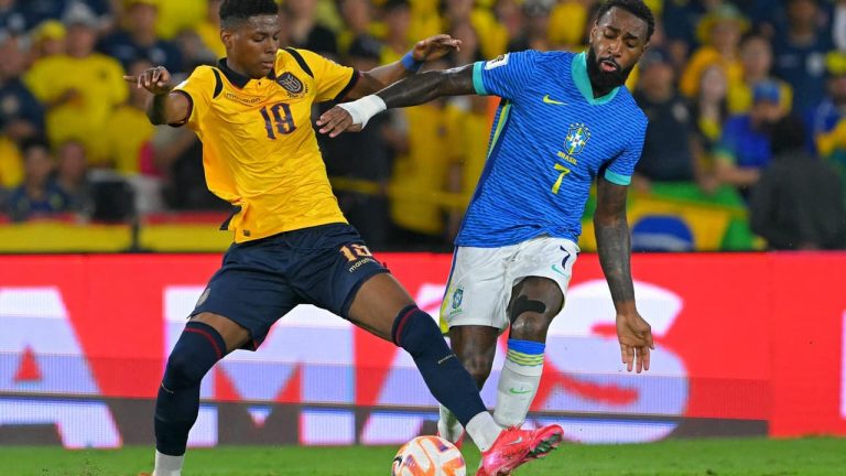 Diretor da CBF comenta como viagem à Rússia afeta Gerson na Seleção Diretor da CBF comenta como viagem à Rússia afeta Gerson na Seleção