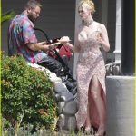 Elle Fanning Usa Vestido de Cristais em Filmações em Vegas