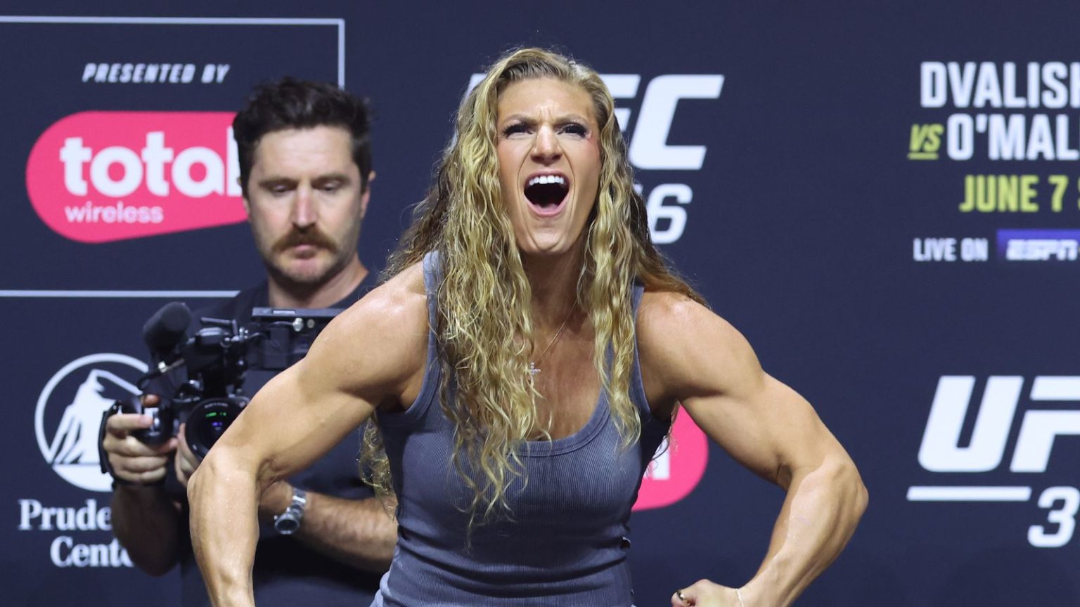 Fãs reagem a Kayla Harrison 'irreconhecível' após ganho de peso no UFC 316