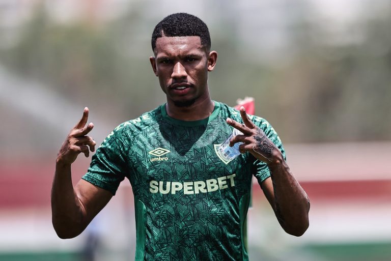 Fluminense acerta negociação de Lelê com o futebol japonês Fluminense acerta negociação de Lelê com o futebol japonês