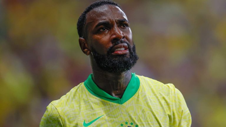 Gerson se reúne com Ancelotti antes de deixar o Flamengo Gerson se reúne com Ancelotti antes de deixar o Flamengo
