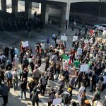 Guarda Nacional e LAPD enfrentam manifestantes em Los Angeles durante protestos contra a ICE