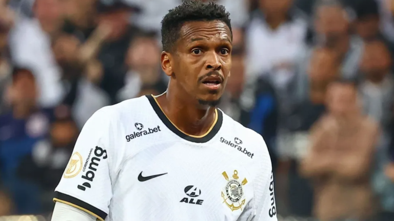 Jô, ex-jogador do Corinthians, é detido no Aeroporto de Guarulhos