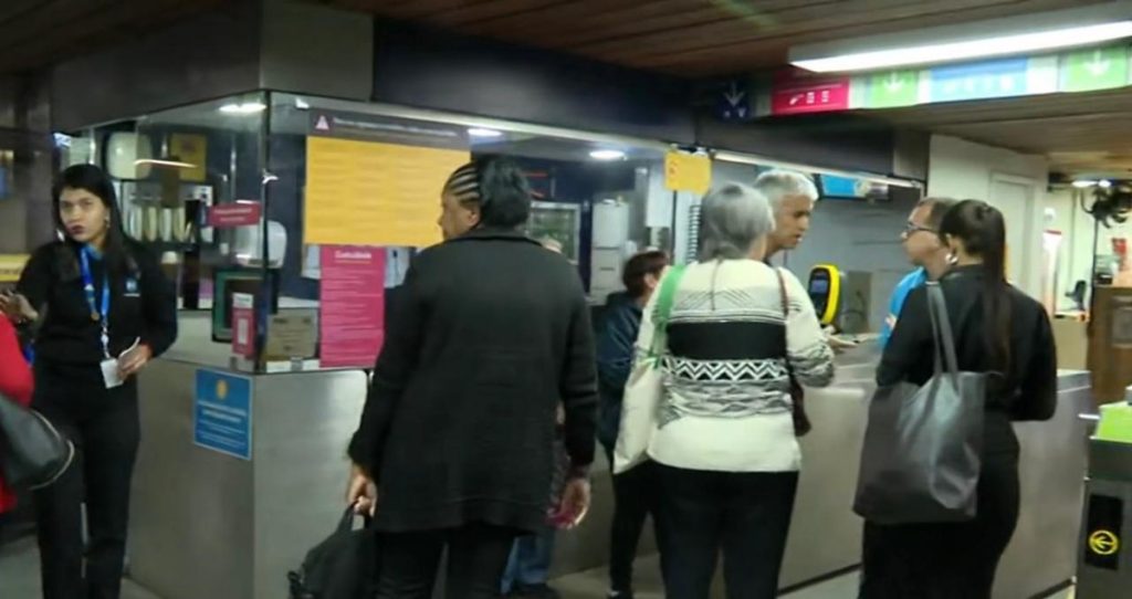 Linhas 1 e 4 do metrô têm circulação afetada por acesso indevido na Catete