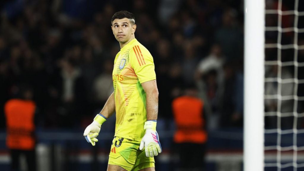 Manchester United acelera a contratação de duas estrelas