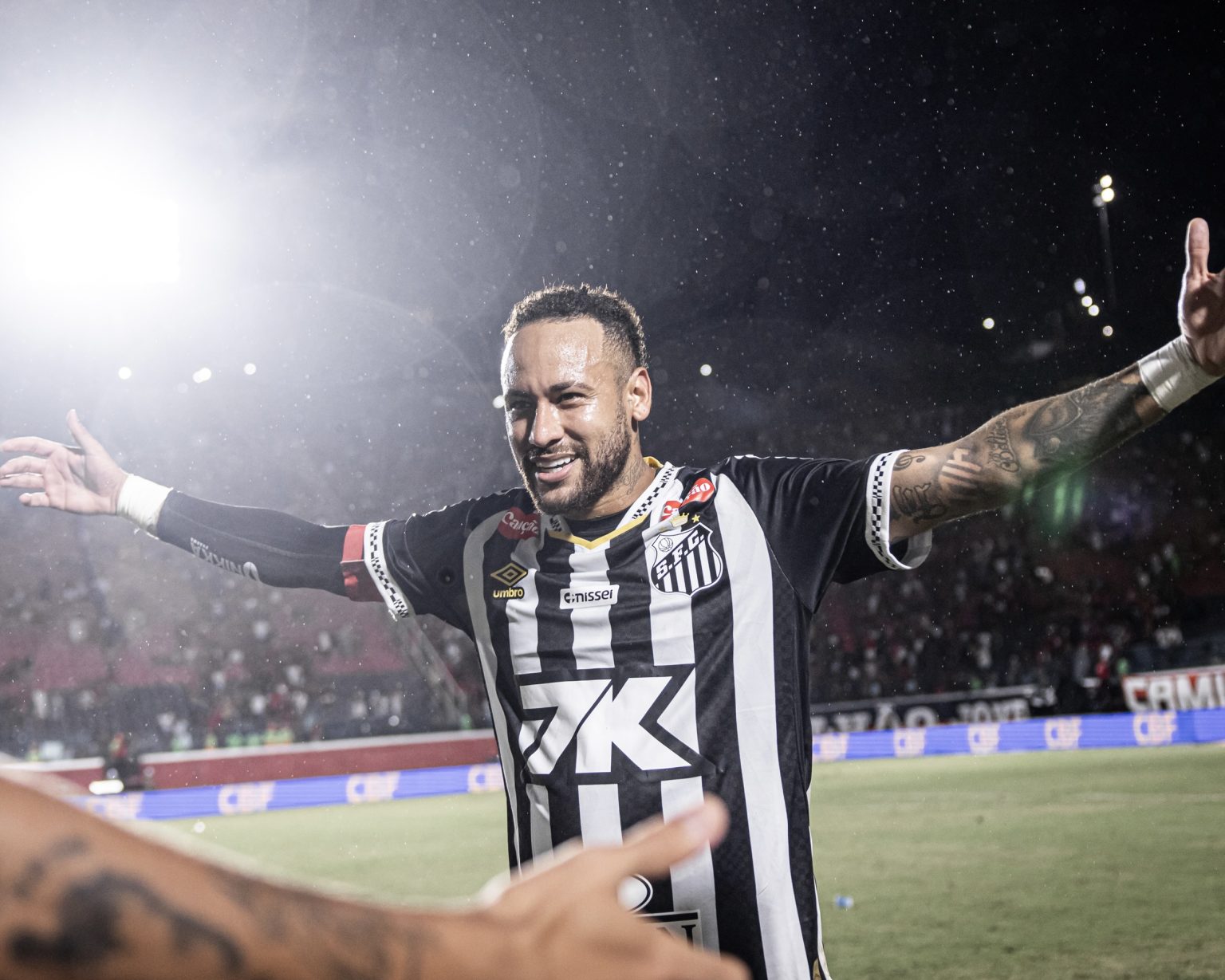 Marcelo Teixeira apresenta propostas para Santos com Neymar no exterior
