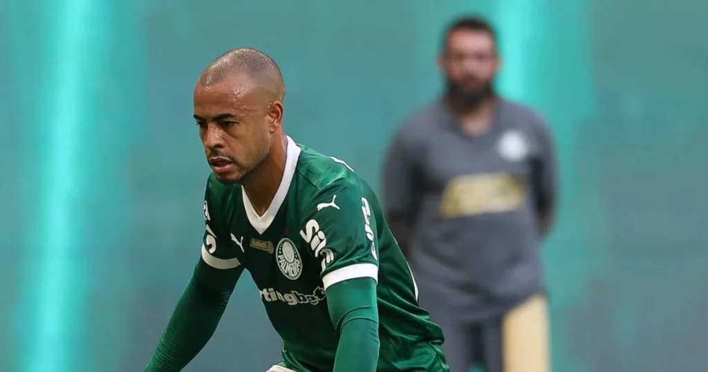 Mayke, em fim de contrato no Palmeiras, recebe proposta de Série A