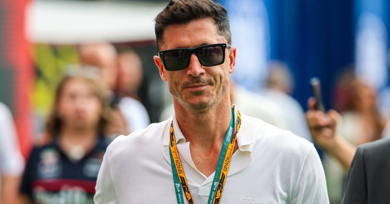 Mensagem de Robert Lewandowski a Cezary Kulesza é chocante. Mensagem de Robert Lewandowski a Cezary Kulesza é chocante.