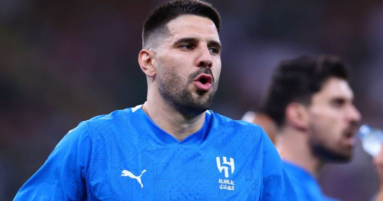 Mitrović machucado, perde jogo contra o Salzburg; retorno previsto