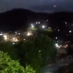 Moradores de Campinho filmam balas traçantes em confronto entre bandidos