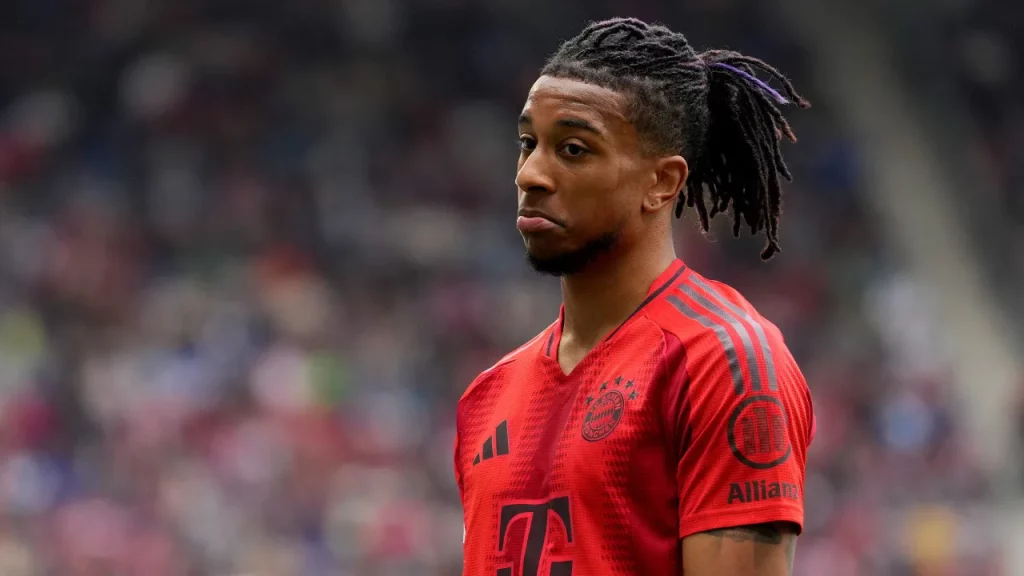 Olise brilha na Bundesliga e lidera o top 10 de assistências