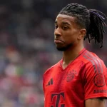 Olise brilha na Bundesliga e lidera o top 10 de assistências