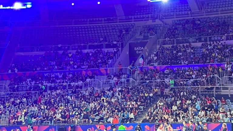 Por que brasileiros foram ao Maracanãzinho sem jogo do Brasil?