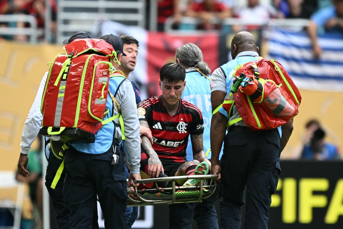 Pulgar fratura o pé e desfalca Flamengo por até dois meses
