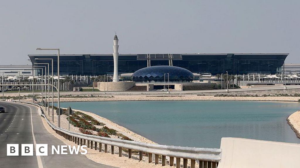 Qatar fecha espaço aéreo enquanto Reino Unido e EUA pedem abrigo