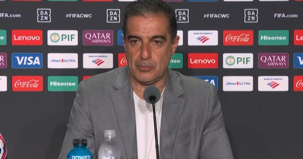 Renato Paiva comenta escalação do Palmeiras e opção por Danilo Barbosa