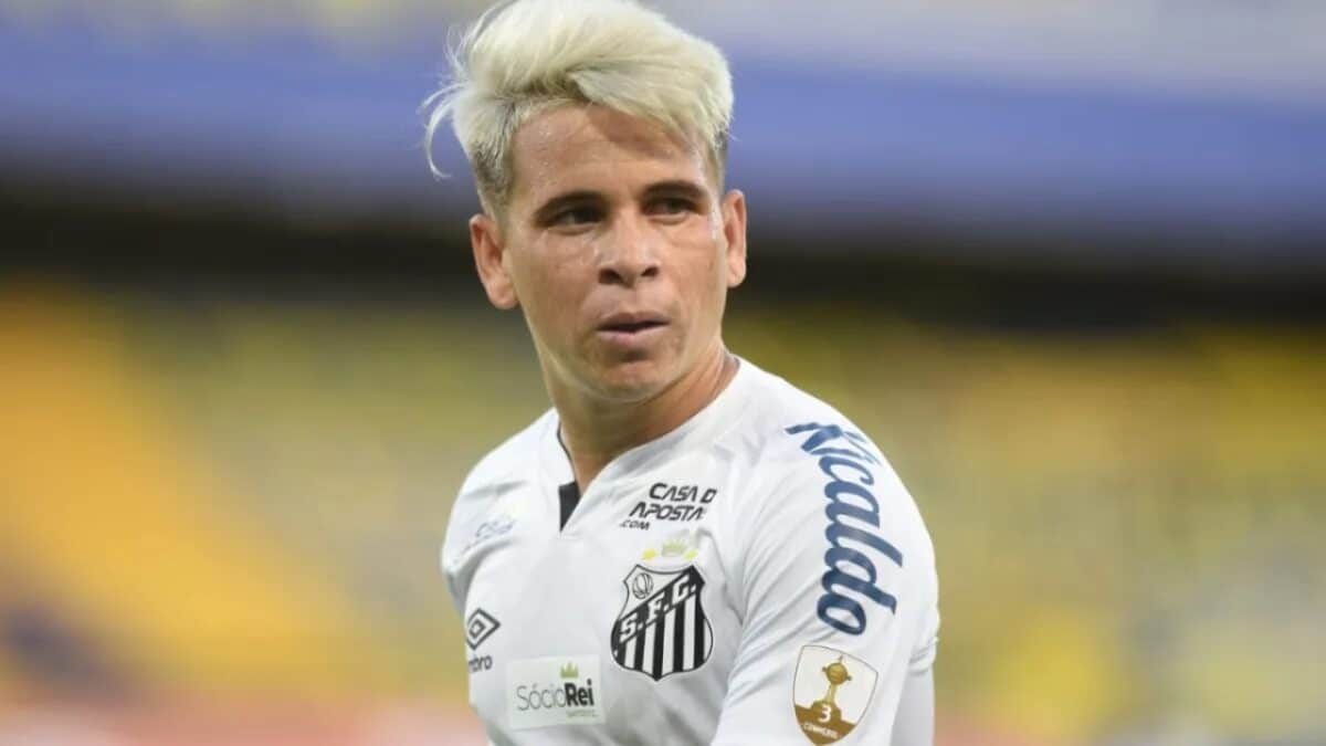 Rescisão do atleta com Santos é registrada no BID