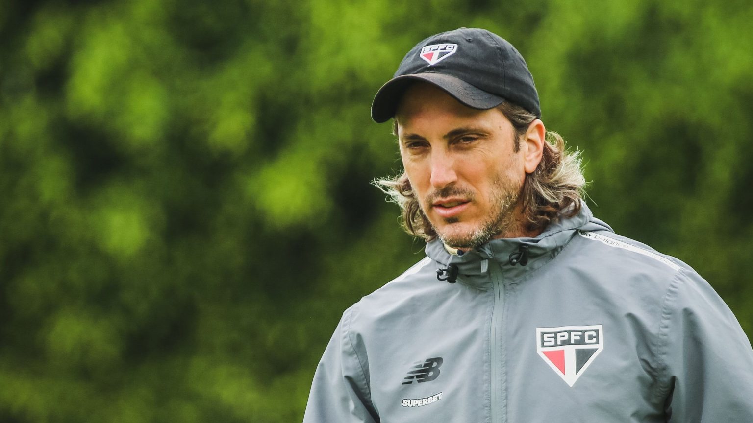 São Paulo comunica saída de Zubeldía; Hernán Crespo é um dos alvos