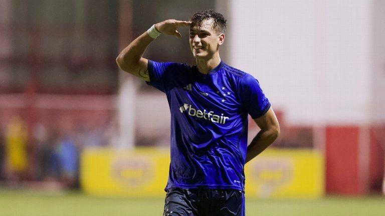 São Paulo negocia empréstimo de Dinenno, do Cruzeiro São Paulo negocia empréstimo de Dinenno, do Cruzeiro