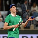 Sinner valoriza legado de Djokovic e busca reverter histórico com Alcaraz
