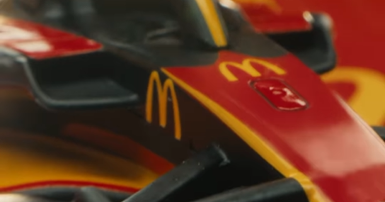 Trailer apresenta carrinhos da linha de brindes do McDonald’s Trailer apresenta carrinhos da linha de brindes do McDonald’s