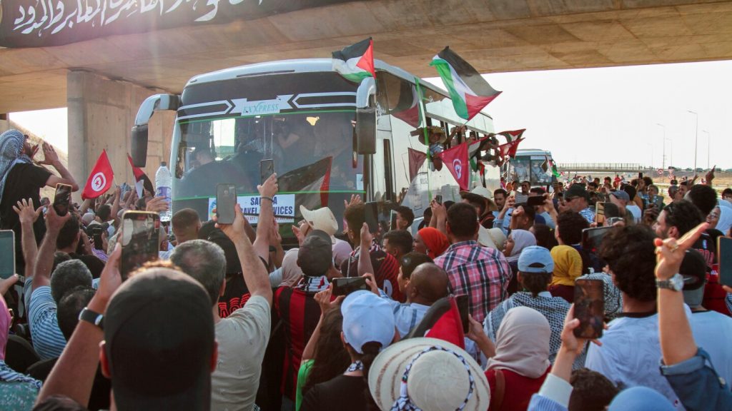 Um comboio parte da África do Norte para protestar contra o bloqueio a Gaza
