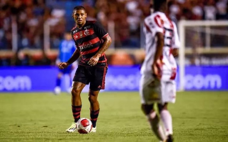 Volante pode deixar o Flamengo em direção ao futebol português Volante pode deixar o Flamengo em direção ao futebol português
