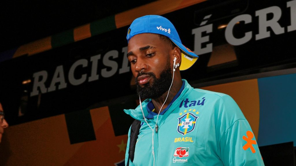 Zenit retoma interesse na contratação de Gerson, informa jornalista