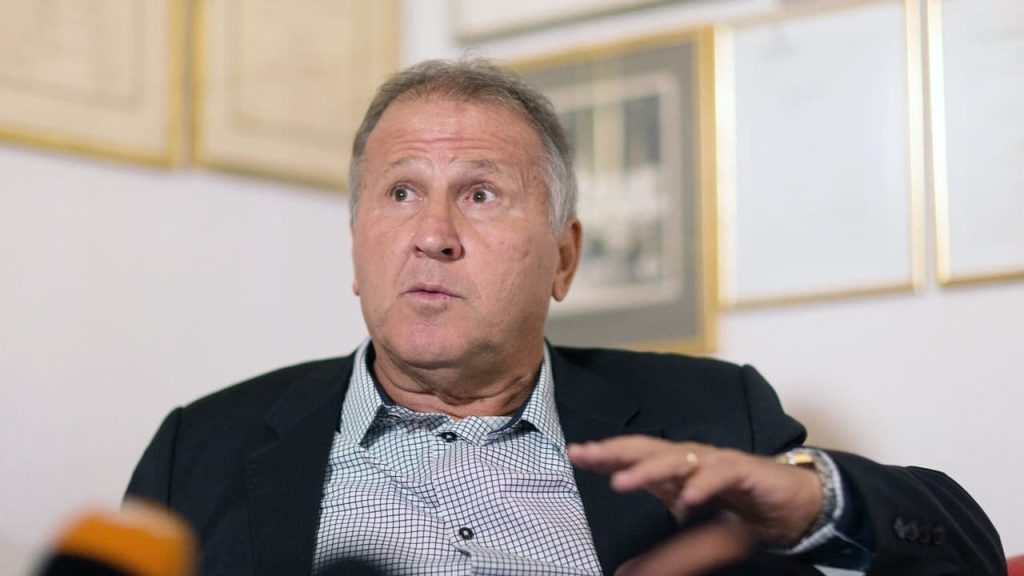 Zico responde Raphinha sobre o Mundial e lança desafio: 'Vamos ver'