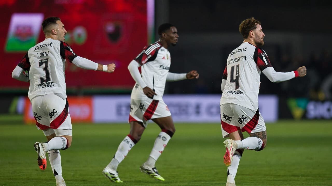 Atuação de jogador do Flamengo contra Bragantino gera polêmica