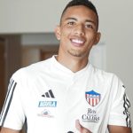 Botafogo fecha contrato com meia Jordan Barrera, do Junior Barranquilla
