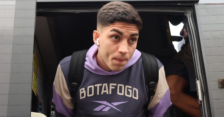Botafogo não pagará bônus ao Santos por Jair; metas não foram atingidas