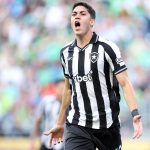 Botafogo vende zagueiro Jair para o Nottingham Forest, da Inglaterra