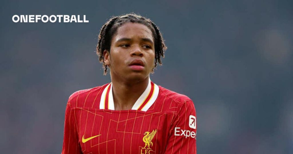 Estrela do Liverpool impressionada com talento da base na pré-temporada