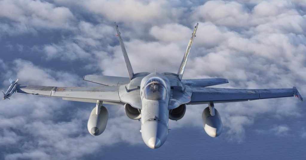 Eurofighter na Lituânia e F-18 na Islândia