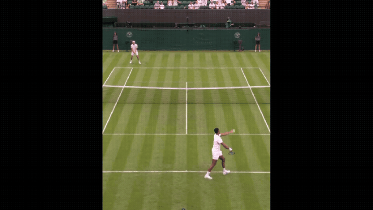 Franceses tem saque mais rápido da História de Wimbledon, mas perde ponto; assista. Franceses tem saque mais rápido da História de Wimbledon, mas perde ponto; assista.