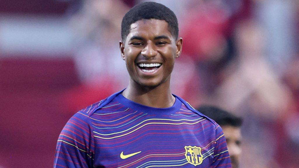 Hansi Flick fala sobre desejo de ter Rashford no Barcelona e opina sobre Lingard antes do amistoso com o FC Seoul