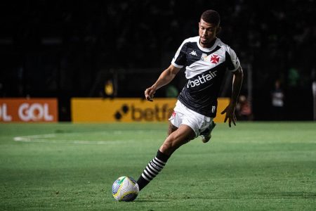 João Victor afirma que vai honrar contrato com o Vasco